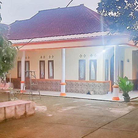 Homestay Bukit Pamoyanan 2 Redpartner Bukanagara Esterno foto